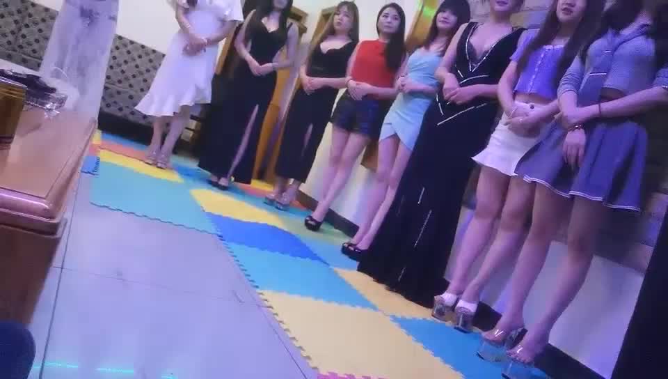 [主播探花] 2021-05-15 你的老表05-15会所选妃直播