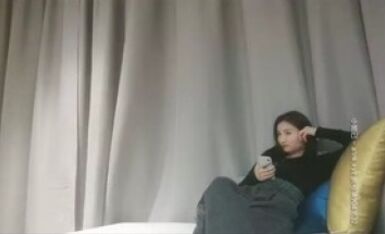 APP上约的外围小姐姐，骚的很解开衣服很想被操，一顿自摸浪叫