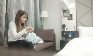 【干净利索】，探花一哥每天赚爽，2600网约外围女神，现金到手，骚劲毕露