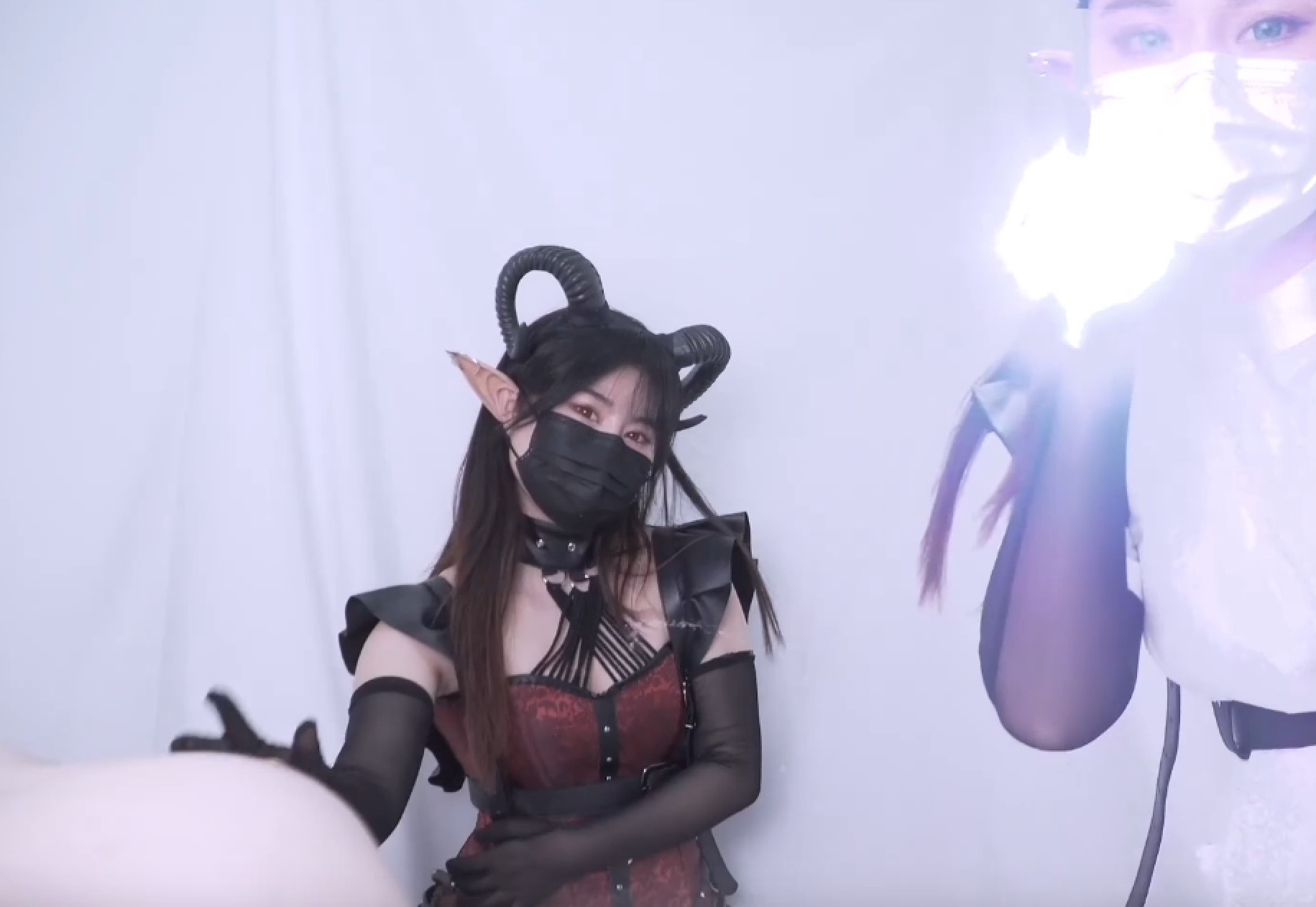 【极品女神❤️流出】极品网红@白虎美穴@网红娜娜之新作 – 魅魔