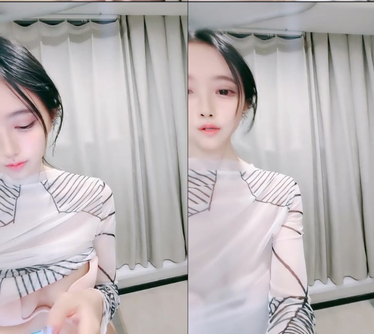 顶级颜值网红女神！白皙皮肤粉嫩美乳！拨开内裤看穴，毛毛杂乱骚逼，掰开特写清晰可见