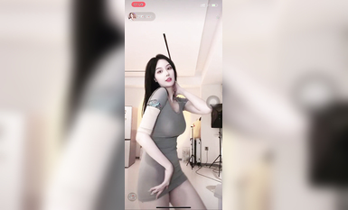 【抖音重磅】人氣女神【草莓小甜心】首次超大尺度露三點【丁姐直播】9月 (3)