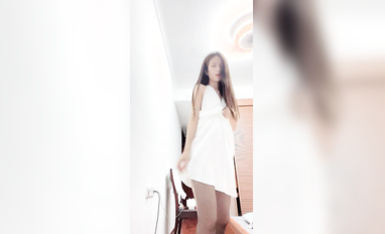 校花學姐下海！好美啊~【妮妮這呢】道具自慰！超過癮！爽~！ (8)