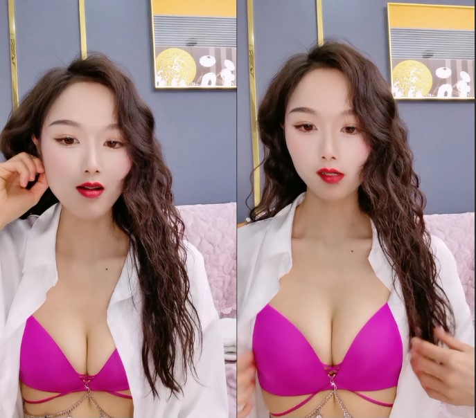 性感健身女神！一头卷发超高颜值！扭腰包臀极度诱惑，揉搓骚穴掰开，抖动翘臀欲罢不能