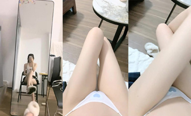 05年學生妹，神似王心凌，【性感大長腿】咕嚕熊，小穴粉逼流漿，身材苗條看得人心癢癢（4）