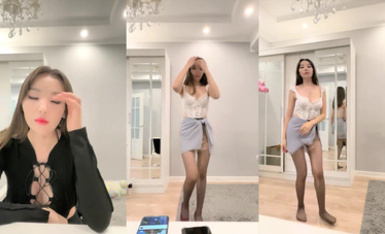 飢渴的騷妹妹黑絲情趣露臉被小哥們各種玩弄，口交大雞巴深喉草嘴，躺著側入揉著騷奶子爆草 (3)