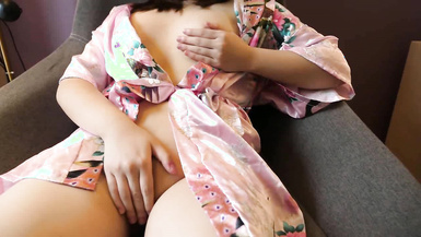 國產字母圈王者級女玩家下體開發天花板陰環少女【李小莫】私拍第二部：調教子宮開發，用擴音器把陰道擴開，用金屬棒插入子宮宮頸，插到流水