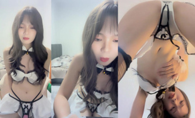 極品尤物性感美女【不吃不吃】下海收費房誘惑！黑絲襪情趣裝，多毛騷逼從下往上視角，堅挺白嫩美乳，擺弄各種姿勢