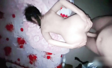 白嫩翹臀小可愛【富二代Ee哥】柔軟嬌嫩美少女表面一臉淑女樣 床上一股騷氣樣 這就是反差，太敏感了一摸小穴穴就淫水直流！