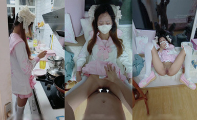 淫慾反差美少女【軟軟兔Lt774523412】粉粉小廚娘做飯時被爸爸抱腰後入，小白襪瑪麗珍鞋 超可愛的LO裙小女僕，又是被主人中出的一天