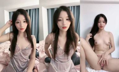 【帶小御回家】00後校花女神 摳穴自慰淫水直流 (5)