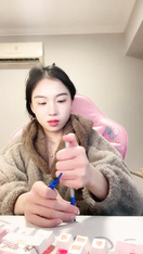 80多斤苗條妹妹！大屌炮友激情操逼！騎在身上騷逼磨屌，一下下深插到底，場面很精彩