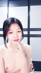 新人主播  超級粉嫩的校花級主播源源 舌釘口交 剛下海就跪在馬桶上被操，道具調教，胸推，舌釘小嘴性感口交，各種姿勢爆操 (36)