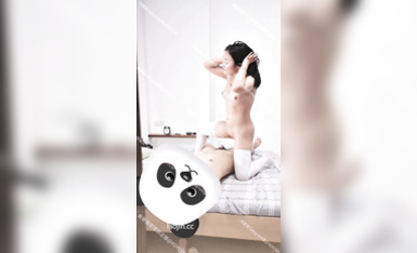 2025年1月最新，【魚哥徒弟探花】，兼職女大學生，乖乖女眼鏡妹，完美露臉，沒想到床上這么騷，缺少男友慾望很強