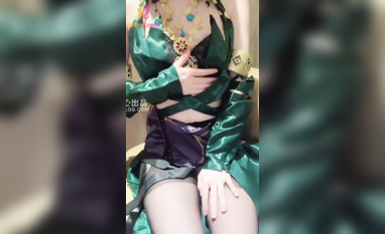 網紅極品白虎福利姬【初戀小安】cos自慰 (12)