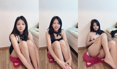 極品高顏值美女主播收費房直播，露臉白虎無毛道具自慰福利流出 (1)