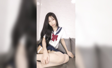 很耐看的氣質母狗大學生，無套啪啪大秀，臉穴同框假雞巴深插蜜穴，表情反差到爆 (32)