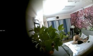 真实偷拍连锁酒店内，高质量情侣开房纪实