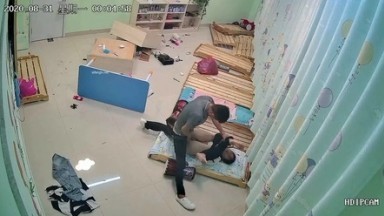 幼儿园监控摄像头破解偸拍幼教小老师恋上渣男社会小青年 4