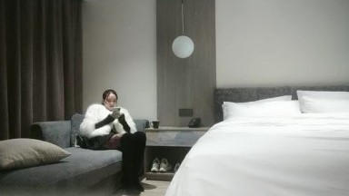 【利大无比】，23岁，175cm，大长腿女神，一沓红票子数完，裸体相见 上